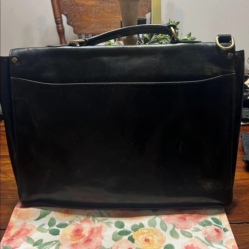 FELLINI Firenze’ Black Leather Briefcase Laptop Bag **DAMAGED**